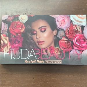 Huda Beauty Rose Gold Remastered